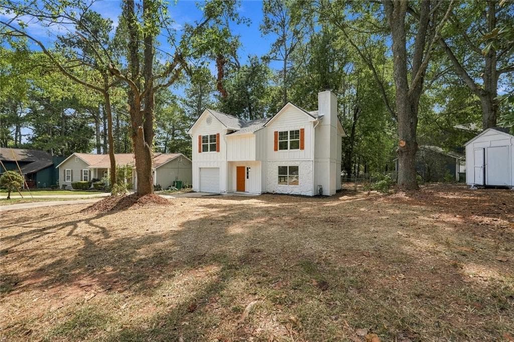 3 bedroom, 2 bathroom, 1,884 sq ft single family residence for sale at 5441 Forest Path Court, Stone Mountain, GA 30088 — photo 2