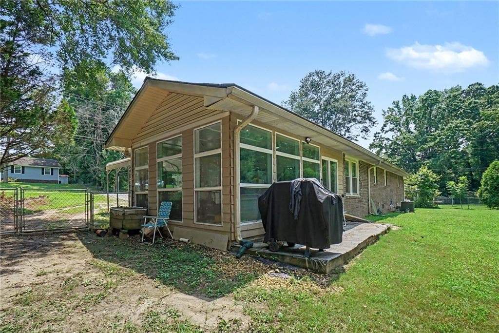 3 bedroom, 2 bathroom, 1,425 sq ft single family residence for sale at 539 Morningside Drive, Hiram, GA 30141 — photo 3