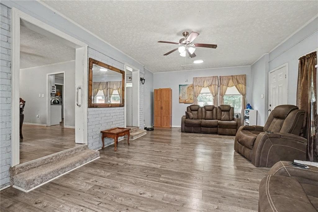 3 bedroom, 2 bathroom, 1,425 sq ft single family residence for sale at 539 Morningside Drive, Hiram, GA 30141 — photo 4