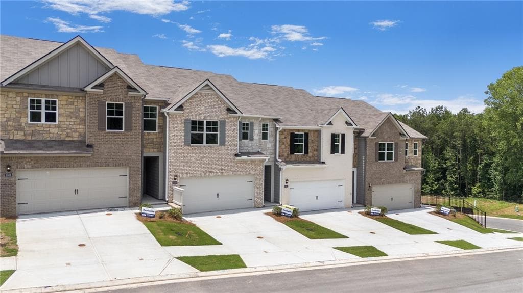 3 bedroom, 3 bathroom, 1,940 sq ft townhouse under contract at 3598 Rowlett Street, Decatur, GA 30034 — photo 2