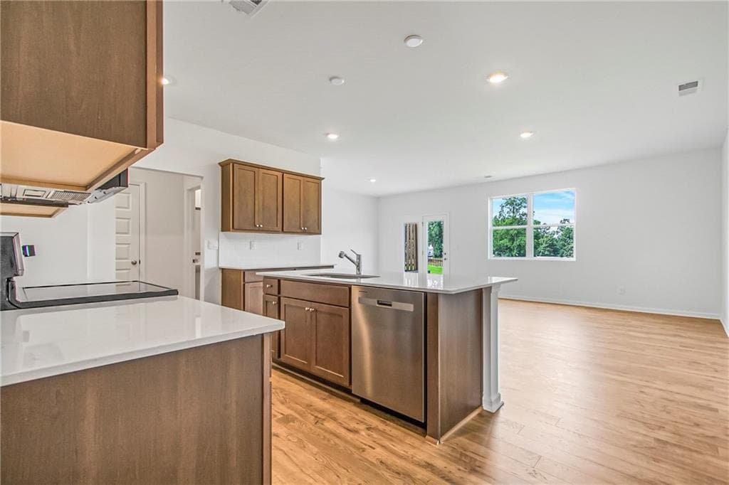 3 bedroom, 3 bathroom, 1,946 sq ft townhouse for sale at 3596 Rowlett Street, Decatur, GA 30034 — photo 3