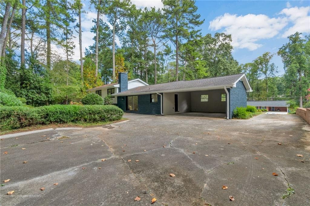 4 bedroom, 3 bathroom, 2,358 sq ft single family residence for sale at 2616 Hawthorne Drive, Atlanta, GA 30345 — photo 3