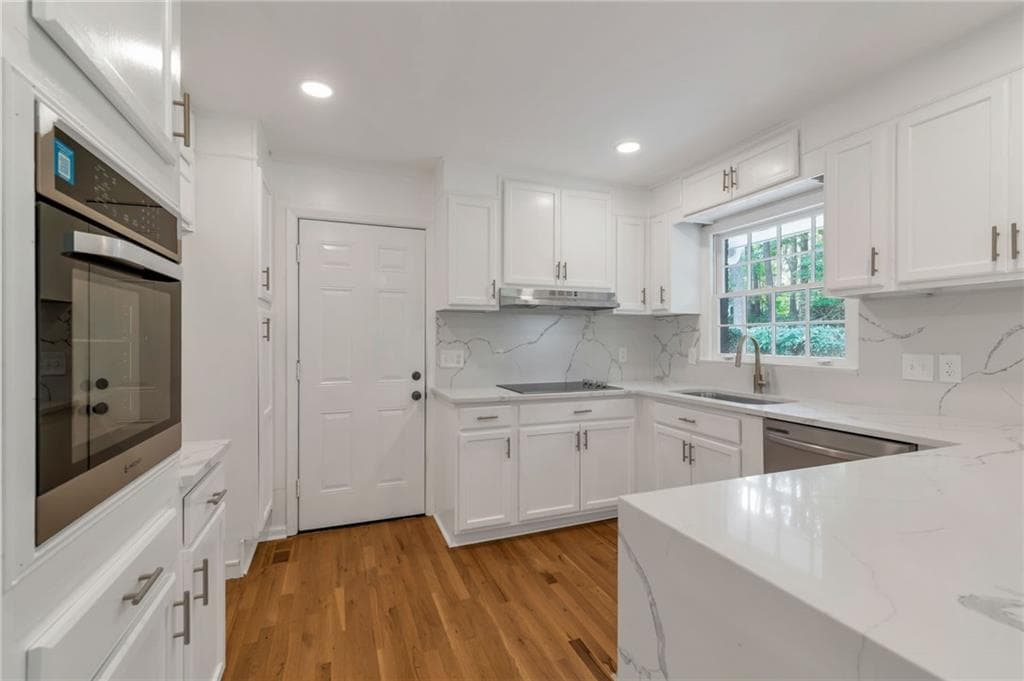 4 bedroom, 3 bathroom, 2,358 sq ft single family residence for sale at 2616 Hawthorne Drive, Atlanta, GA 30345 — photo 9