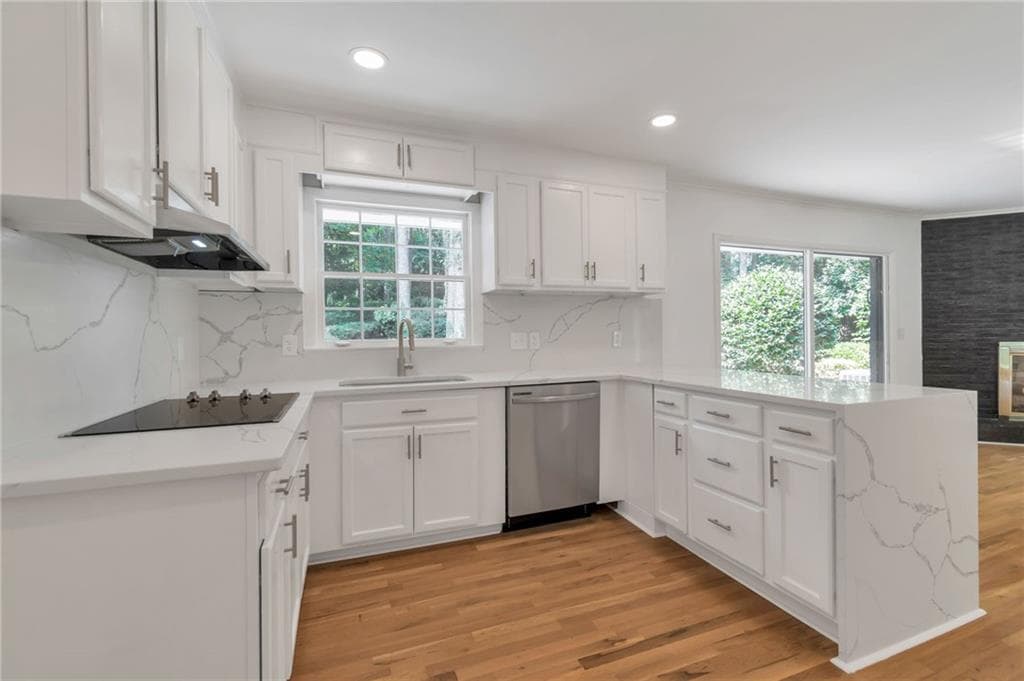 4 bedroom, 3 bathroom, 2,358 sq ft single family residence for sale at 2616 Hawthorne Drive, Atlanta, GA 30345 — photo 10