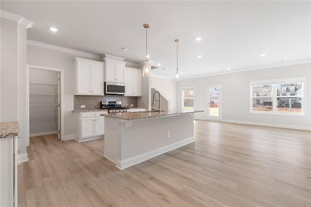 3 bedroom, 3 bathroom, 2,016 sq ft single family residence for sale at 101 Avian Way, Auburn, GA 30011 — photo 8