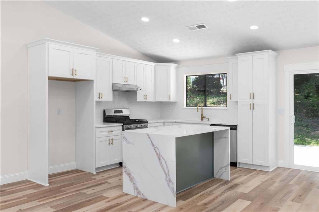 3 bedroom, 2 bathroom, 1,450 sq ft single family residence for sale at 847 Half Moon Hollow, Lilburn, GA 30047 — photo 7