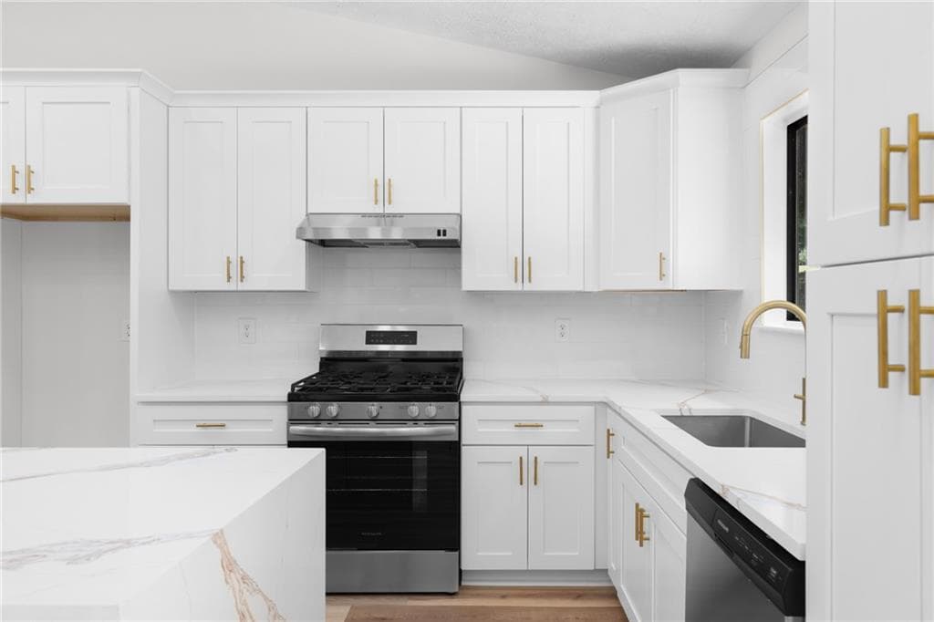 3 bedroom, 2 bathroom, 1,450 sq ft single family residence for sale at 847 Half Moon Hollow, Lilburn, GA 30047 — photo 10
