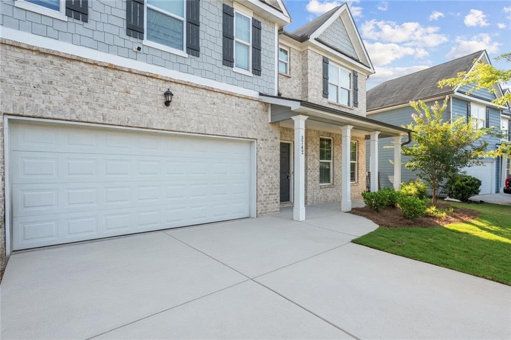 4 bedroom, 3 bathroom, 2,855 sq ft single family residence under contract at 3742 Richmond Bend, Stonecrest, GA 30038 — photo 4