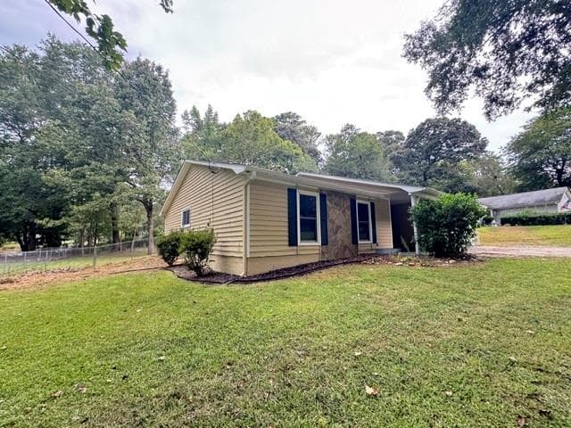 3 bedroom, 2 bathroom, 1,566 sq ft single family residence for sale at 4245 Reef Road, Marietta, GA 30066 — photo 2