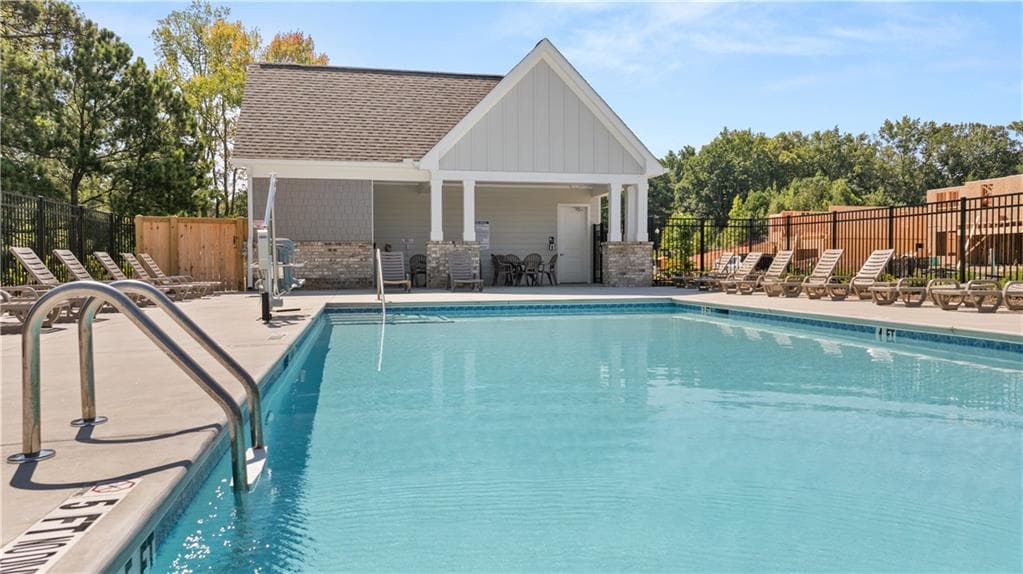 3 bedroom, 3 bathroom townhouse under contract at 79 Shoal Court 44, Winder, GA 30680 — photo 9