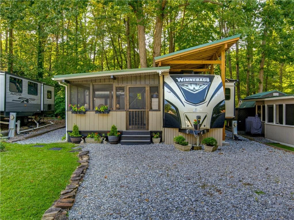 1 bedroom, 1 bathroom single family residence for sale at 324 Leisure Acres Drive, Cleveland, GA 30528 — photo 3
