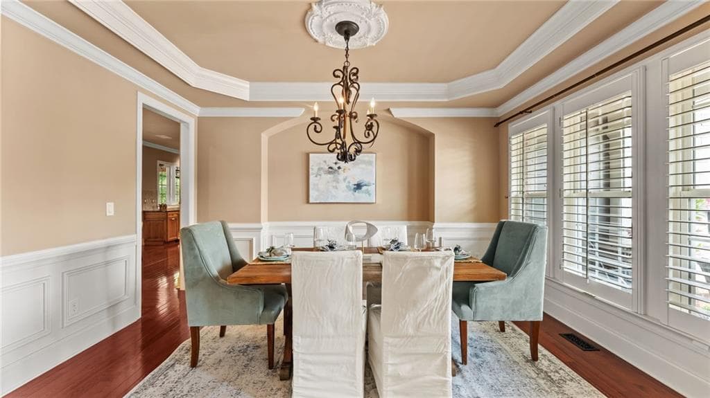 6 bedroom, 6 bathroom, 4,949 sq ft single family residence under contract at 5010 Collins Lake Drive, Mableton, GA 30126 — photo 6