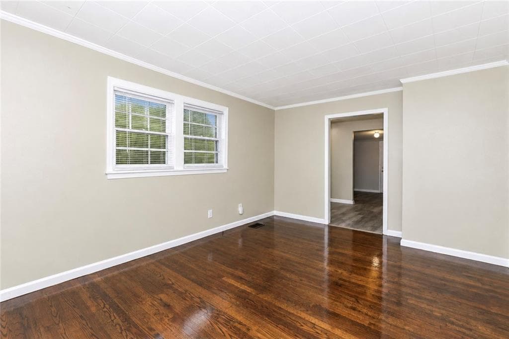 3 bedroom, 2 bathroom, 1,036 sq ft single family residence for rent at 225 Glenrose Circle, Atlanta, GA 30354 for $1,950 a month — photo 2