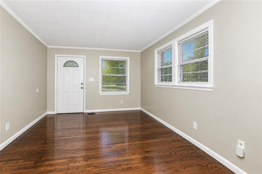 3 bedroom, 2 bathroom, 1,036 sq ft single family residence for rent at 225 Glenrose Circle, Atlanta, GA 30354 for $1,950 a month — photo 3