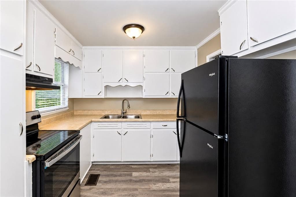 3 bedroom, 2 bathroom, 1,036 sq ft single family residence for rent at 225 Glenrose Circle, Atlanta, GA 30354 for $1,950 a month — photo 5