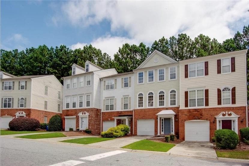 4 bedroom, 4 bathroom, 1,902 sq ft townhouse for rent at 3967 Howell Park Road, Duluth, GA 30096 for $2,300 a month — photo 3