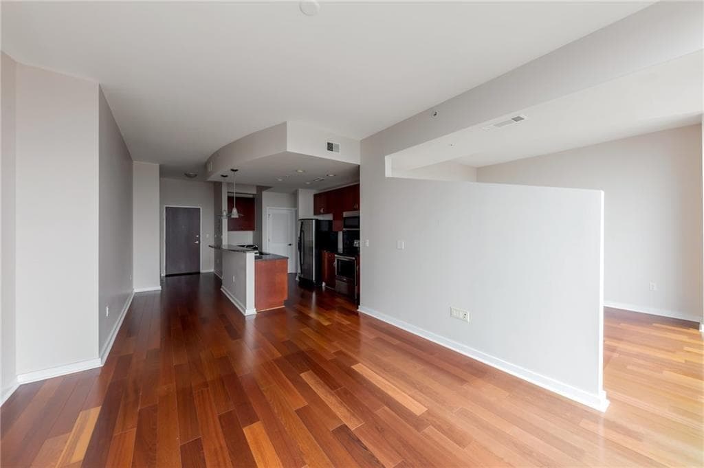 1 bedroom, 1 bathroom, 763 sq ft condominium for rent at 400 W Peachtree Street 3908, Atlanta, GA 30308 for $2,520 a month — photo 5