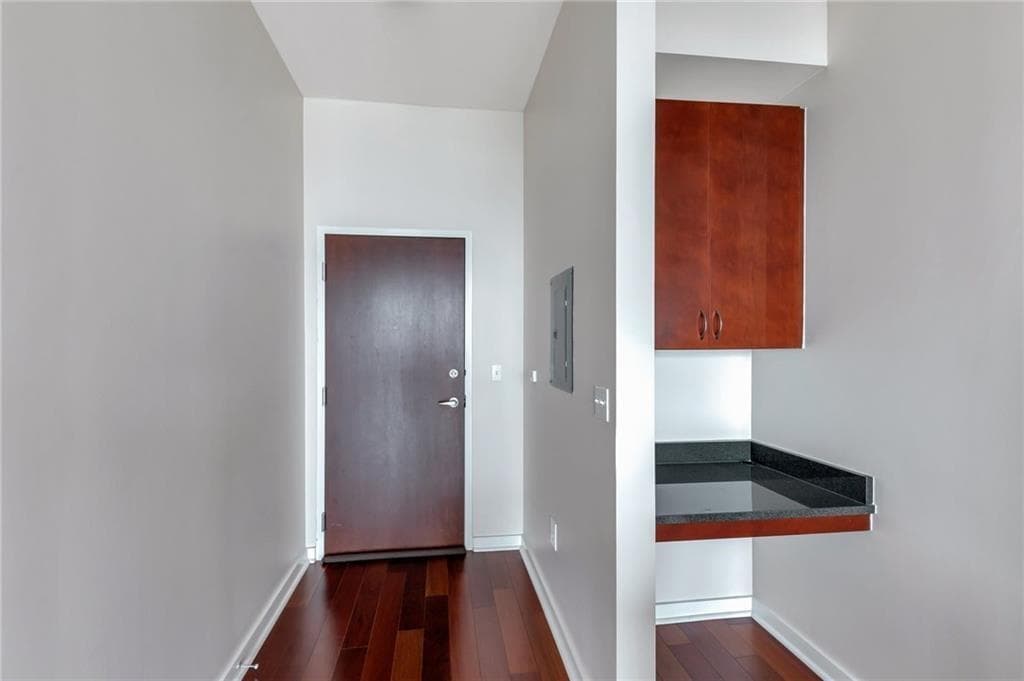 1 bedroom, 1 bathroom, 763 sq ft condominium for rent at 400 W Peachtree Street 3908, Atlanta, GA 30308 for $2,520 a month — photo 8
