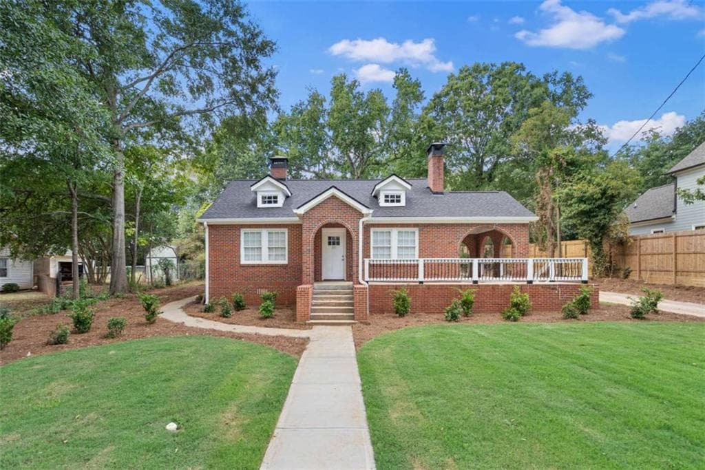 3 bedroom, 2 bathroom, 2,082 sq ft single family residence for sale at 227 E Marable Street, Monroe, GA 30655 — photo 1 of 38
