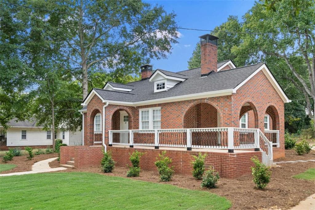 3 bedroom, 2 bathroom, 2,082 sq ft single family residence for sale at 227 E Marable Street, Monroe, GA 30655 — photo 4