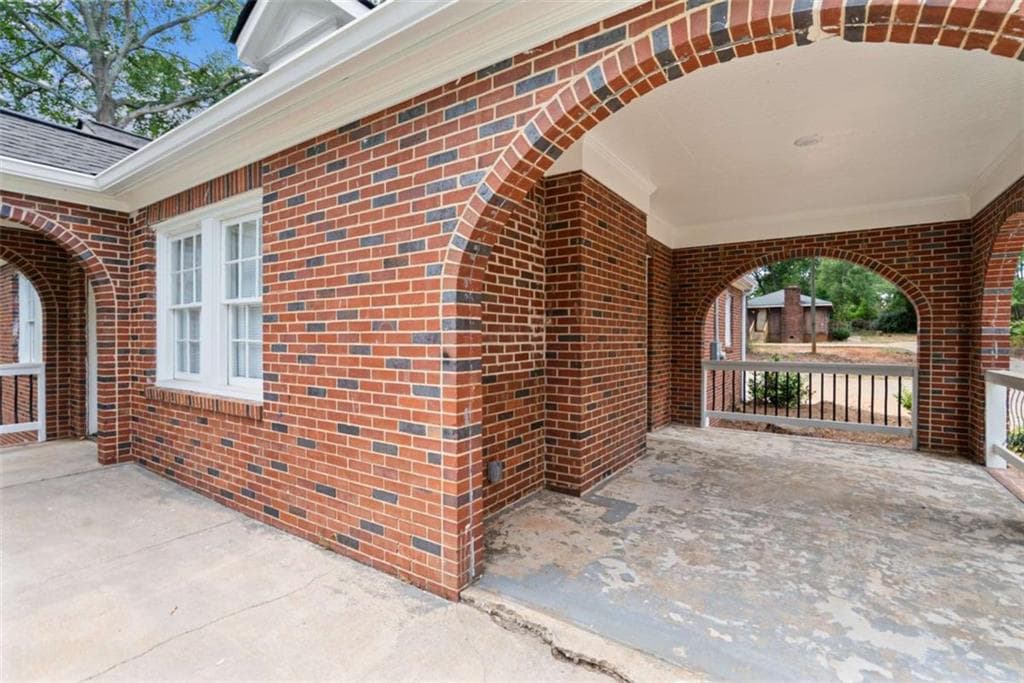 3 bedroom, 2 bathroom, 2,082 sq ft single family residence for sale at 227 E Marable Street, Monroe, GA 30655 — photo 6