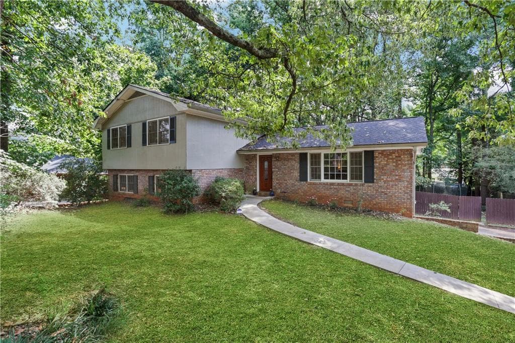 5 bedroom, 3 bathroom, 4,250 sq ft single family residence under contract at 4457 Atlas Place, Tucker, GA 30084 — photo 3