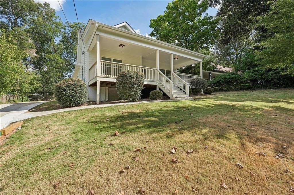 3 bedroom, 3 bathroom, 1,686 sq ft single family residence for sale at 809 Dill Avenue, Atlanta, GA 30310 — photo 3