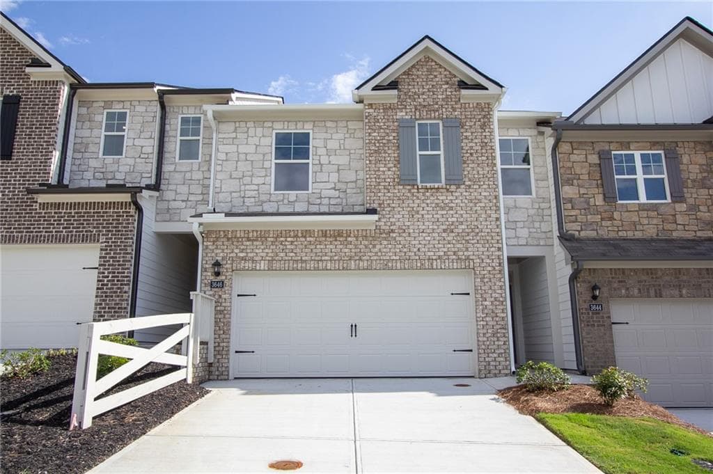 3 bedroom, 3 bathroom, 1,920 sq ft townhouse for sale at 3588 Rowlett Street, Decatur, GA 30034