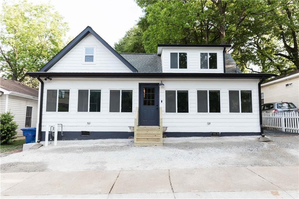 5 bedroom, 3 bathroom, 2,310 sq ft single family residence for rent at 1170 Niles Avenue, Atlanta, GA 30318 for $3,995 a month — photo 1 of 48