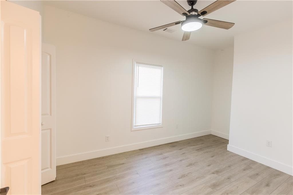 5 bedroom, 3 bathroom, 2,310 sq ft single family residence for rent at 1170 Niles Avenue, Atlanta, GA 30318 for $3,995 a month — photo 8
