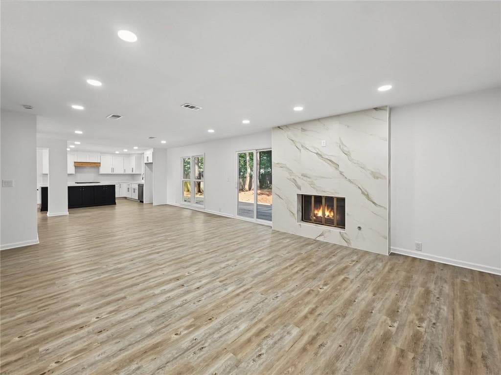 5 bedroom, 3 bathroom, 3,276 sq ft single family residence for sale at 4207 Lake Rill Court, Marietta, GA 30062 — photo 5