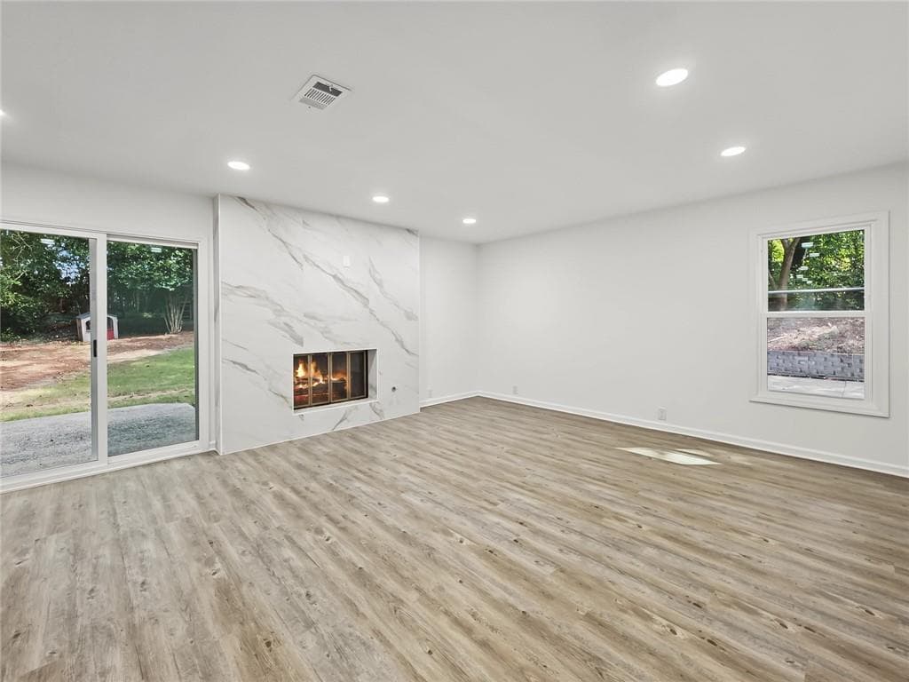 5 bedroom, 3 bathroom, 3,276 sq ft single family residence for sale at 4207 Lake Rill Court, Marietta, GA 30062 — photo 7