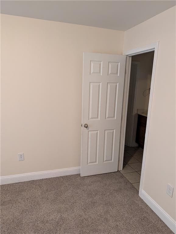 3 bedroom, 3 bathroom, 1,816 sq ft townhouse for sale at 214 Oakland Hills Way, Lawrenceville, GA 30044 — photo 8
