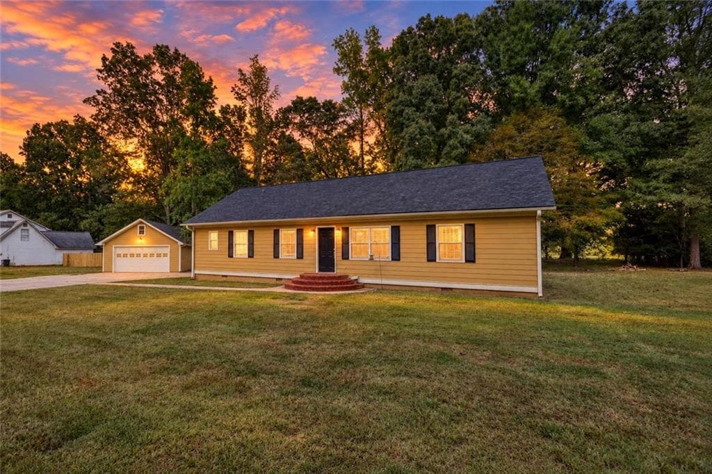 3 bedroom, 3 bathroom, 1,520 sq ft single family residence for sale at 150 Alcovy Crossing Drive, Covington, GA 30014