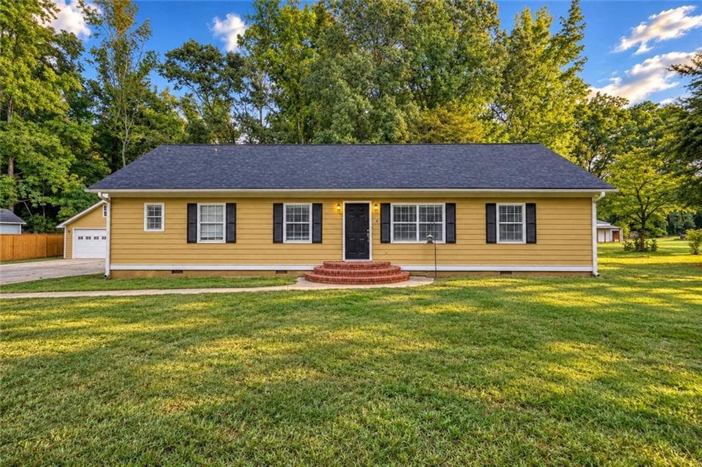 3 bedroom, 3 bathroom, 1,520 sq ft single family residence for sale at 150 Alcovy Crossing Drive, Covington, GA 30014 — photo 3
