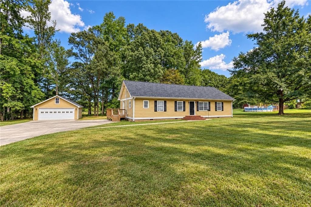 3 bedroom, 3 bathroom, 1,520 sq ft single family residence for sale at 150 Alcovy Crossing Drive, Covington, GA 30014 — photo 4