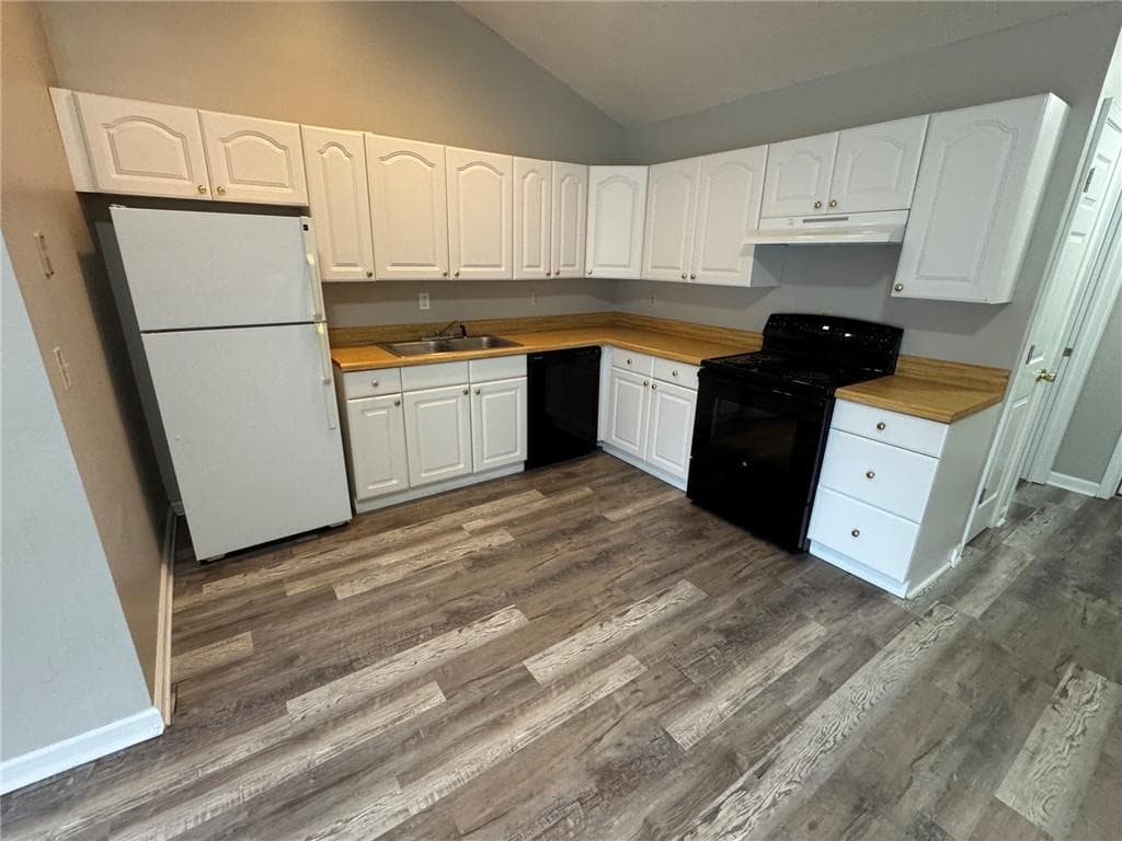 2 bedroom, 2 bathroom, 860 sq ft townhouse for rent at 211 W Mineral Springs Road B, Jasper, GA 30143 for $1,350 a month — photo 3