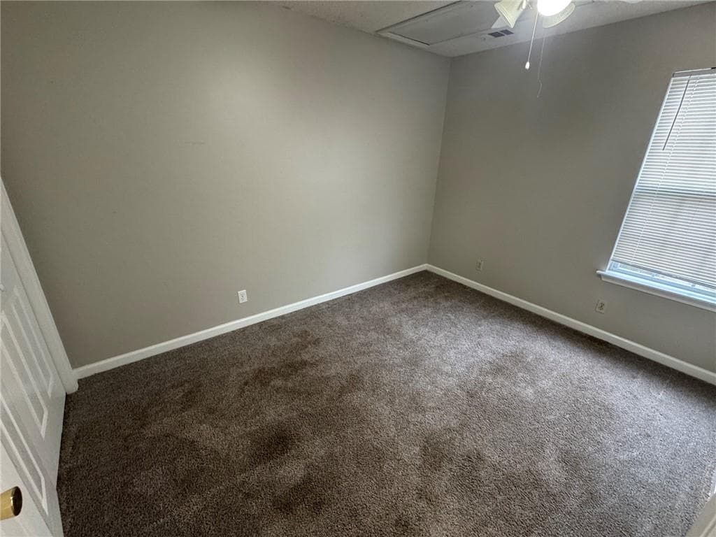 2 bedroom, 2 bathroom, 860 sq ft townhouse for rent at 211 W Mineral Springs Road B, Jasper, GA 30143 for $1,350 a month — photo 4