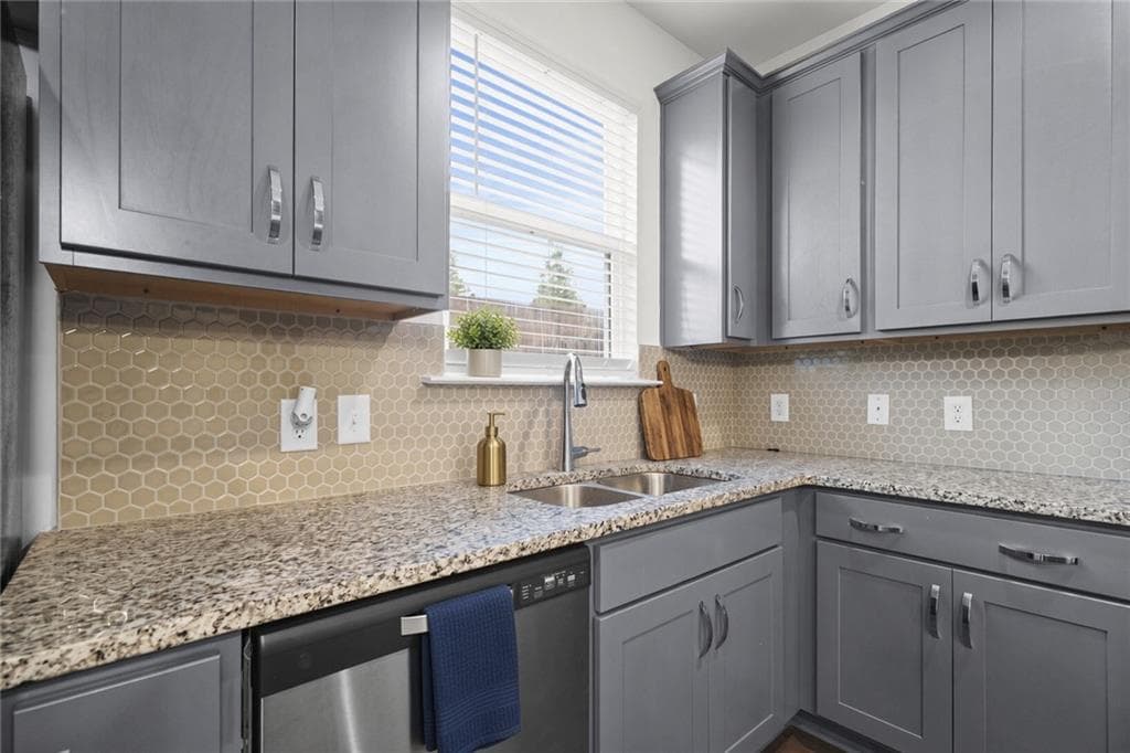 3 bedroom, 3 bathroom, 1,539 sq ft townhouse for rent at 1908 Plainsboro Drive, Lithonia, GA 30058 for $2,050 a month — photo 3