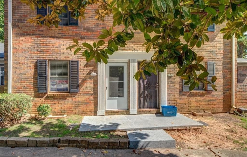 2 bedroom, 2 bathroom, 1,104 sq ft condominium for sale at 115 PLANTATION Drive, Clarkston, GA 30021