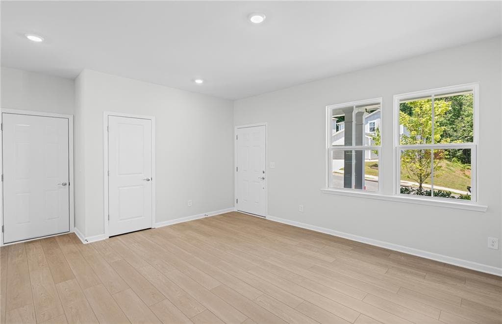 5 bedroom, 3 bathroom, 2,670 sq ft single family residence for sale at 3115 Orwell Drive, Gainesville, GA 30507 — photo 2