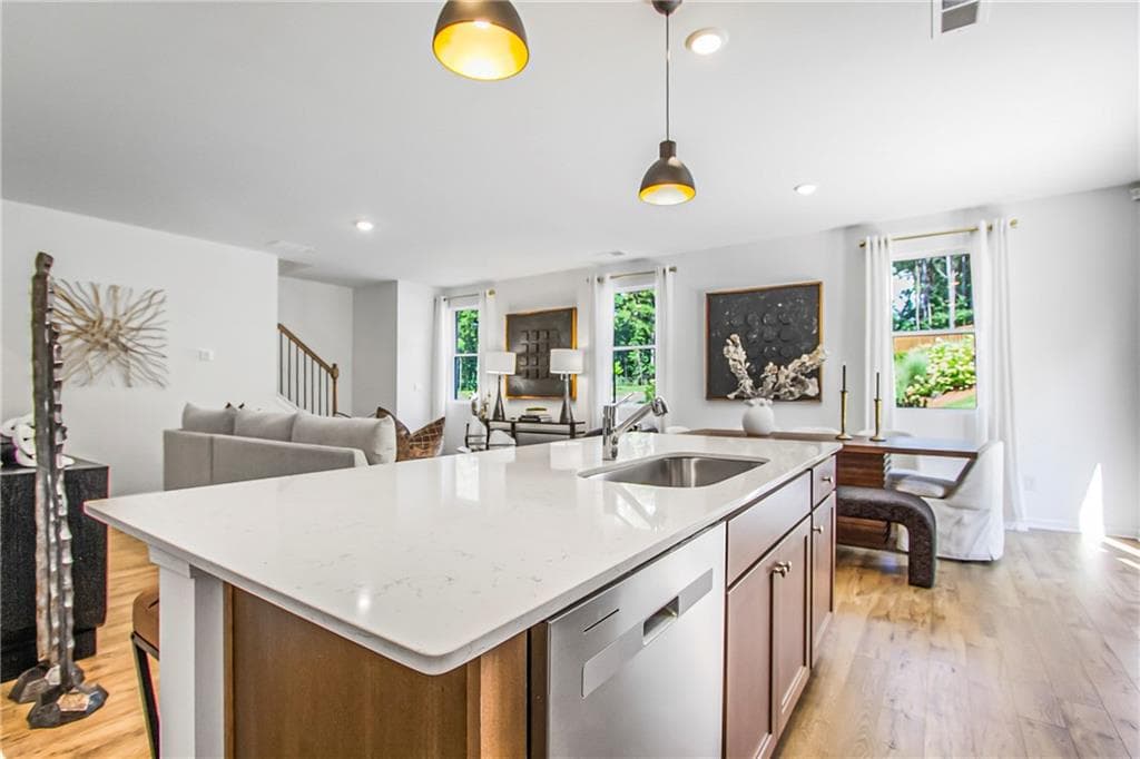 3 bedroom, 3 bathroom, 1,920 sq ft townhouse for sale at 3590 Rowlett Street, Decatur, GA 30034 — photo 8
