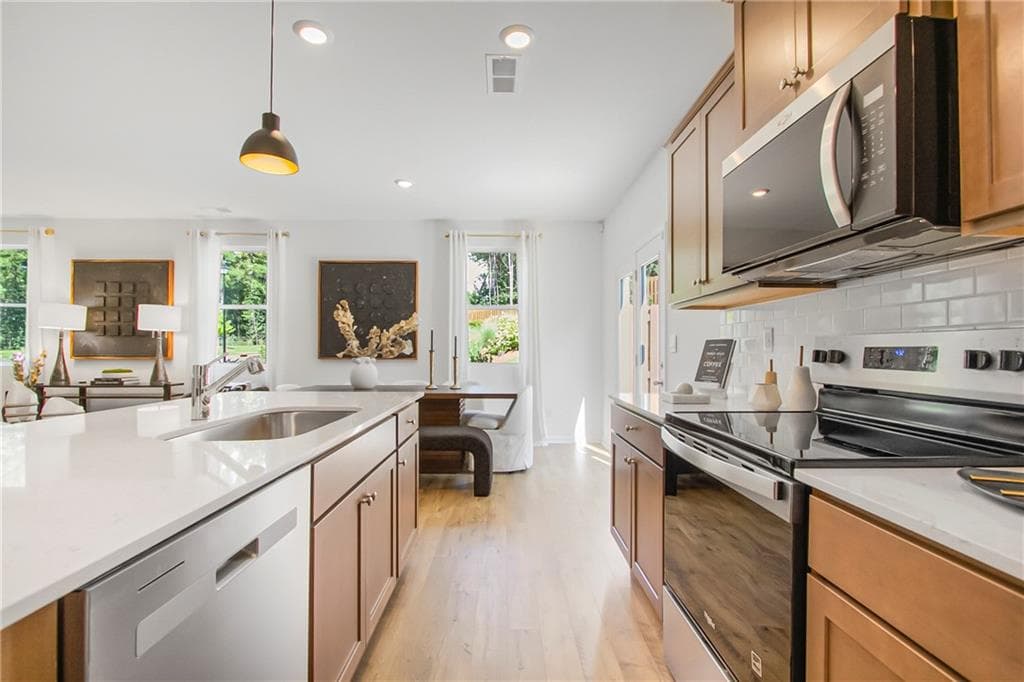 3 bedroom, 3 bathroom, 1,920 sq ft townhouse for sale at 3590 Rowlett Street, Decatur, GA 30034 — photo 9
