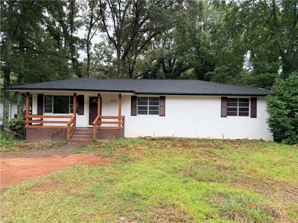 3 bedroom, 2 bathroom, 1,650 sq ft single family residence for sale at 412 E Mcintosh Road, Griffin, GA 30223