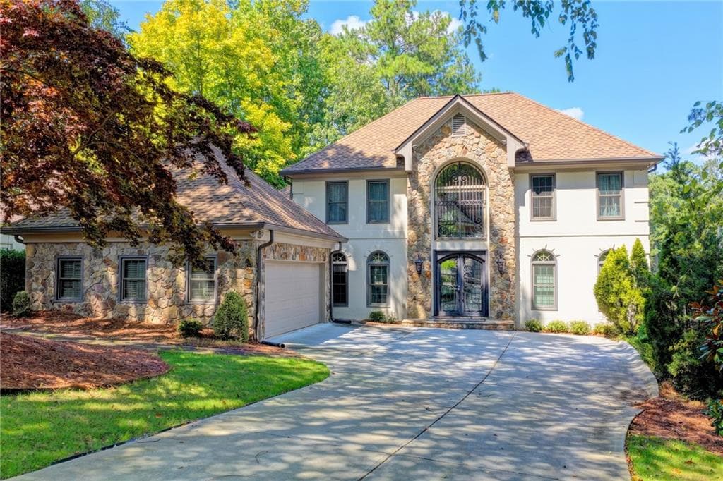 4 bedroom, 5 bathroom, 5,358 sq ft single family residence for sale at 1090 Matheson Way, Johns Creek, GA 30022 — photo 2