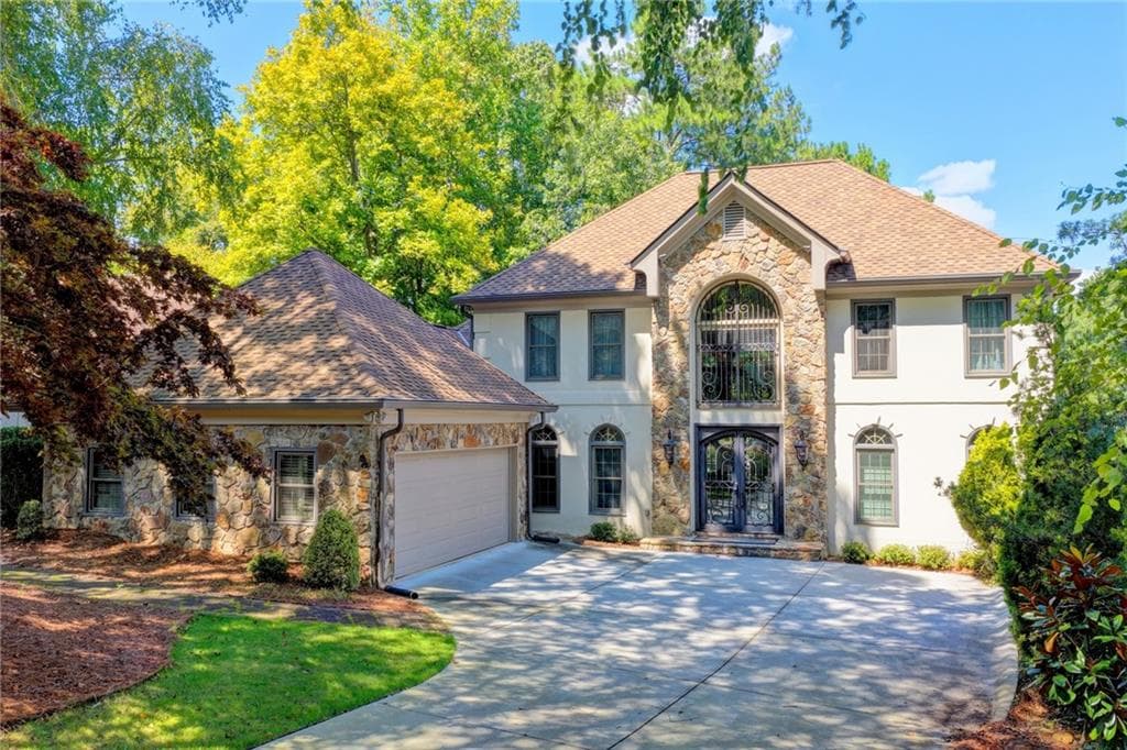 4 bedroom, 5 bathroom, 5,358 sq ft single family residence for sale at 1090 Matheson Way, Johns Creek, GA 30022 — photo 3