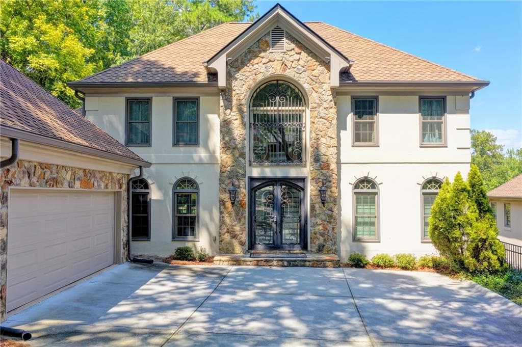 4 bedroom, 5 bathroom, 5,358 sq ft single family residence for sale at 1090 Matheson Way, Johns Creek, GA 30022 — photo 4