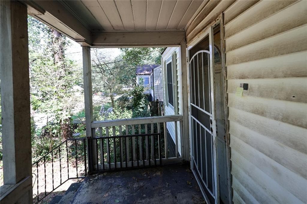 3 bedroom, 2 bathroom, 1,148 sq ft single family residence under contract at 2824 Harlan Drive, Atlanta, GA 30344 — photo 2
