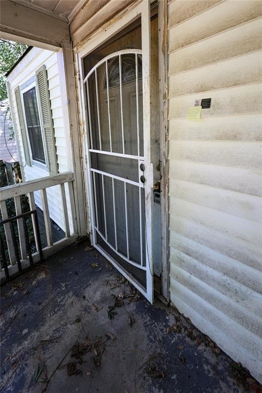 3 bedroom, 2 bathroom, 1,148 sq ft single family residence under contract at 2824 Harlan Drive, Atlanta, GA 30344 — photo 3