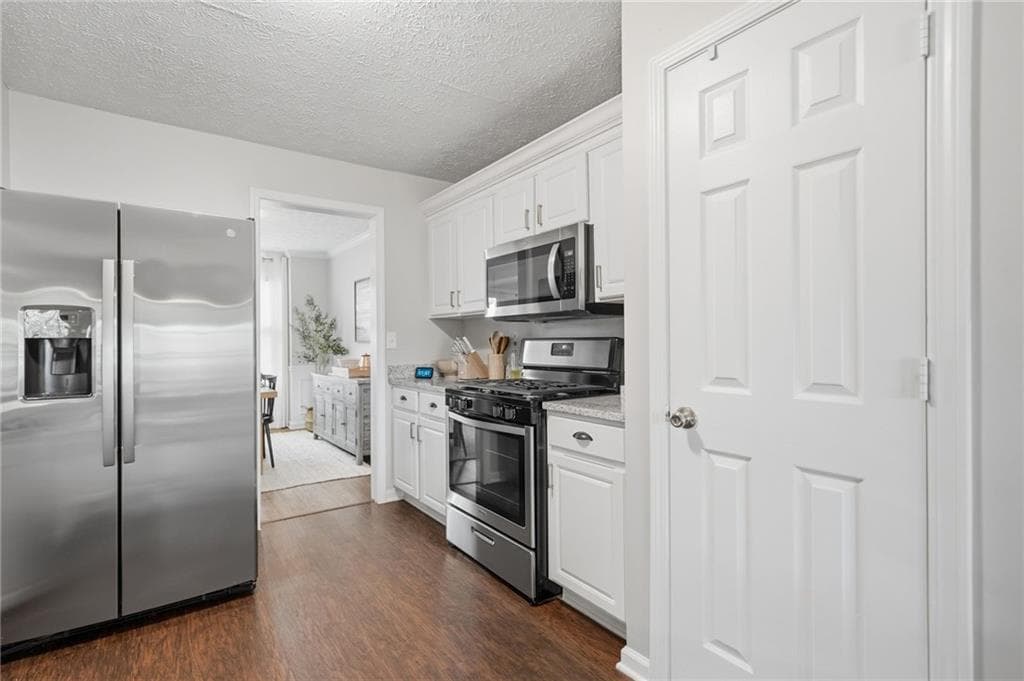 4 bedroom, 3 bathroom, 2,541 sq ft single family residence for rent at 1810 Westwind Drive, Cumming, GA 30041 for $2,900 a month — photo 7